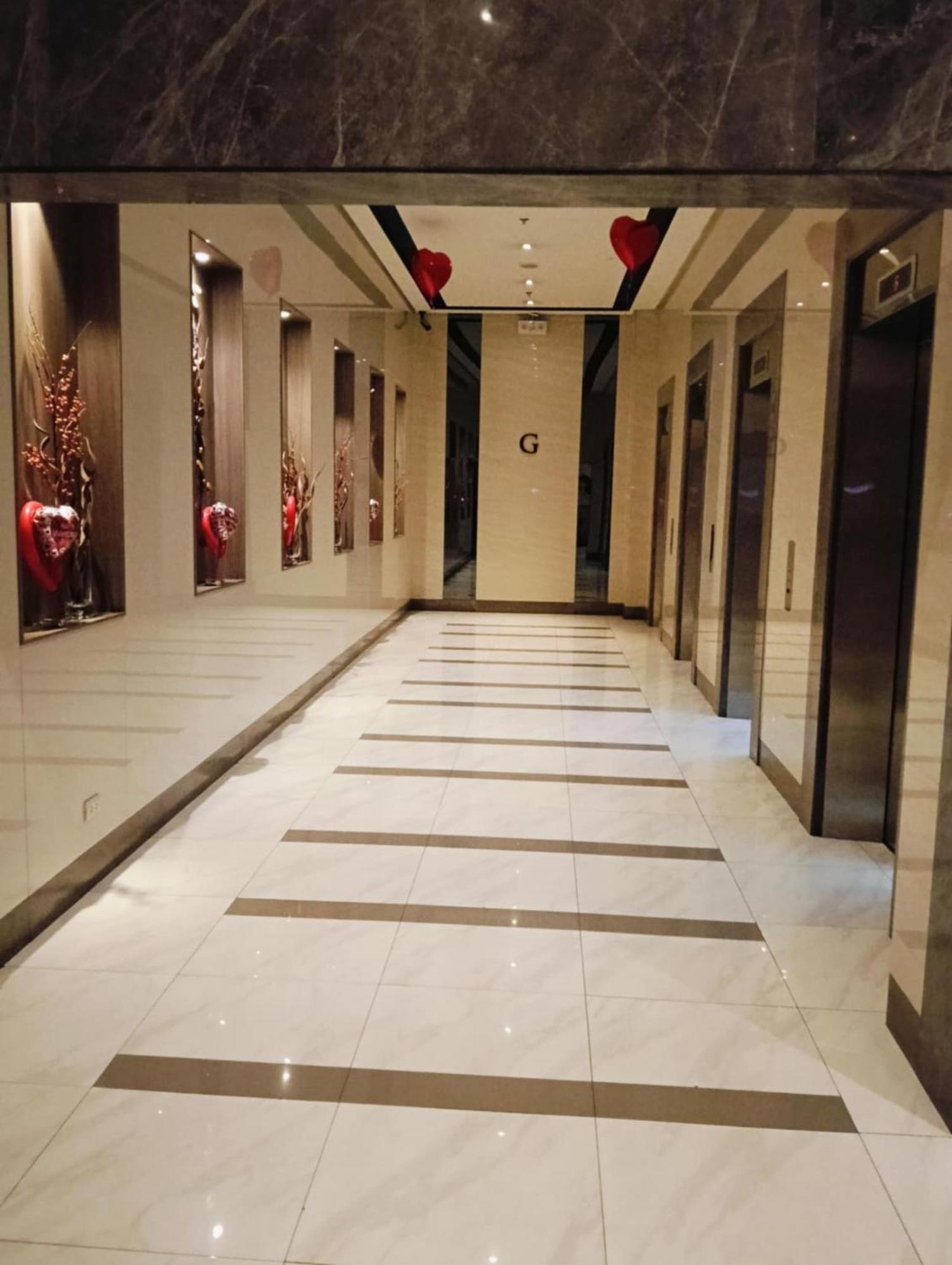 81 Newport Boulevard Cluster 4 - 8F Across Naia Airport, Terminal 3 Pasay Exterior foto